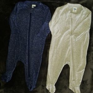 2 Old Navy baby boy sleepers size 0-3